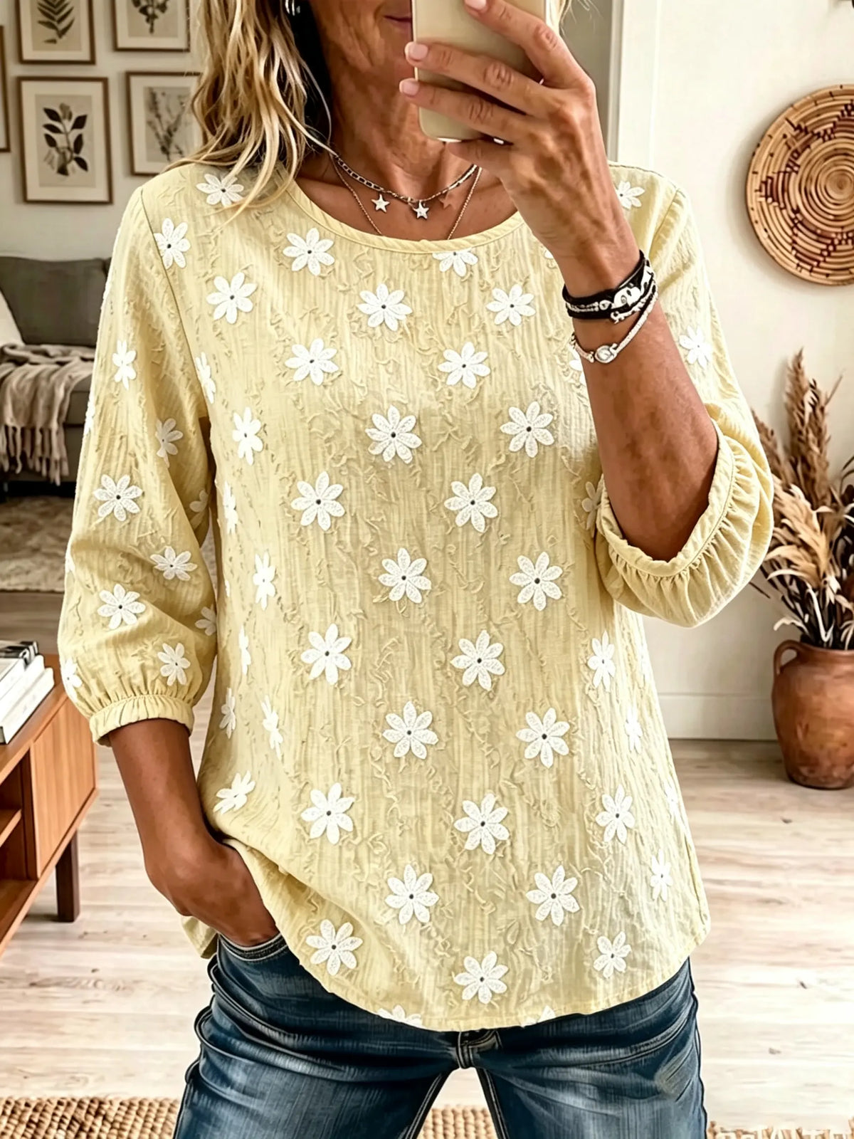 Women's Daisy Floral Textured 3/4 Sleeve Blouse