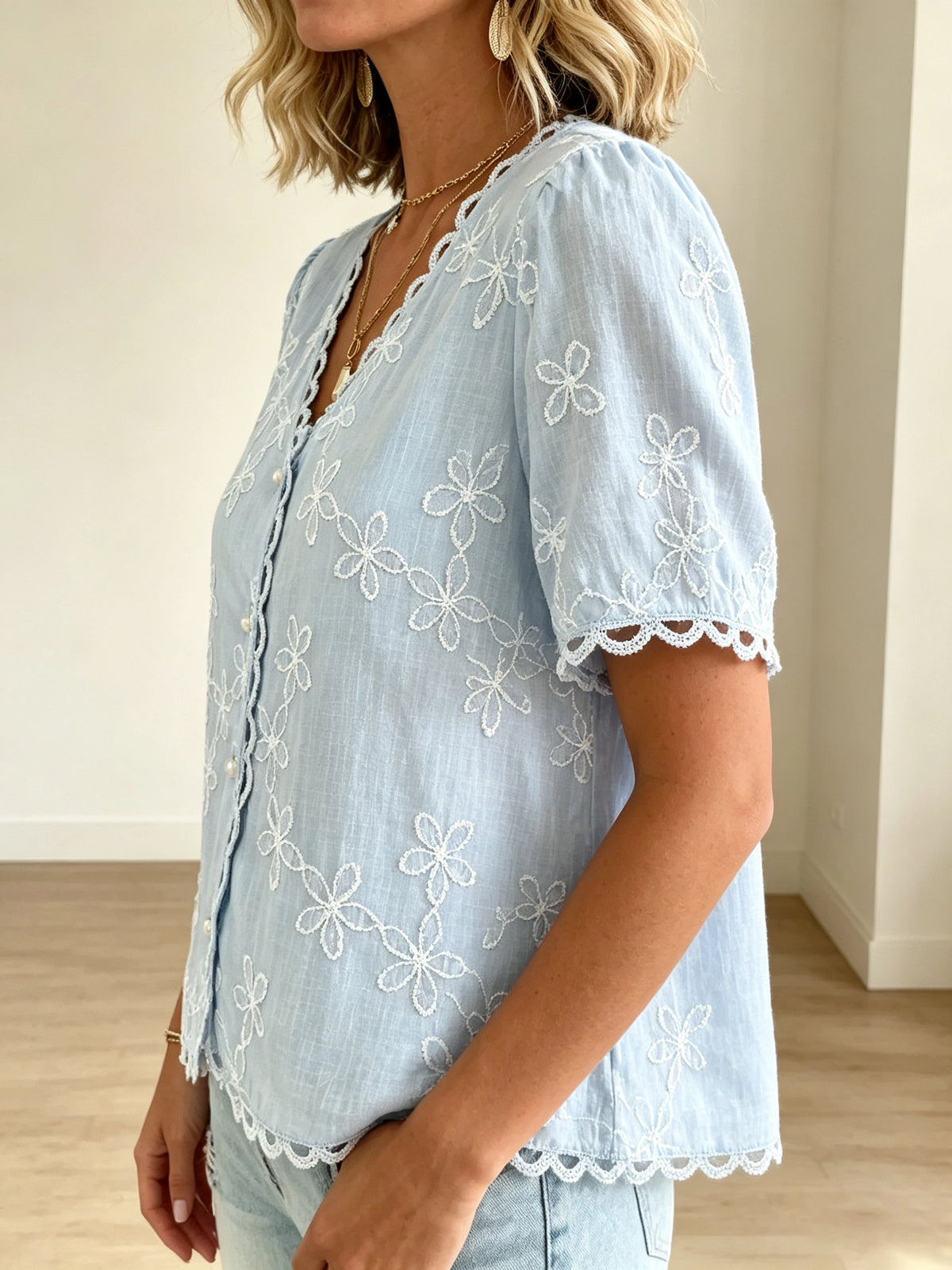 Women's Embroidered Scalloped Short Sleeve Blouse